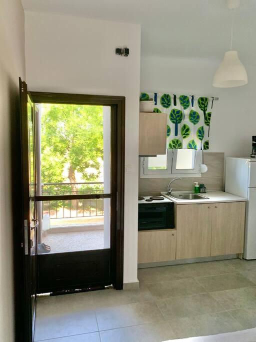 Lovely Apartment By The Sea 2 ….. Epanomi Esterno foto